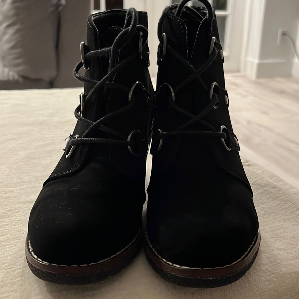 White Mountain /Wedge heel boots